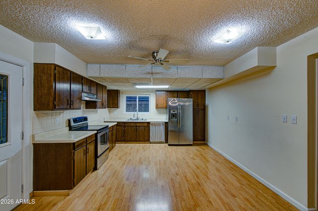 5562 W EDGEMONT Avenue, Phoenix, AZ 85035