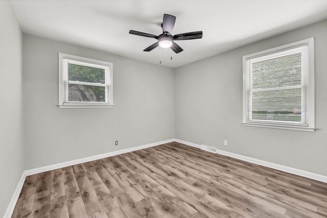 210 Maplewood Dr, Clarksville, TN 37042