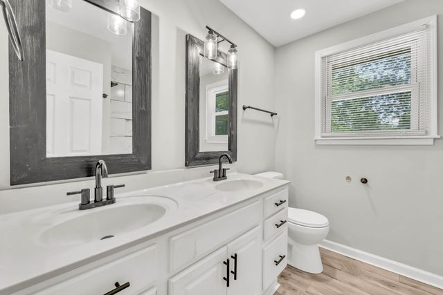 210 Maplewood Dr, Clarksville, TN 37042