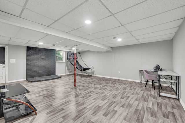 210 Maplewood Dr, Clarksville, TN 37042
