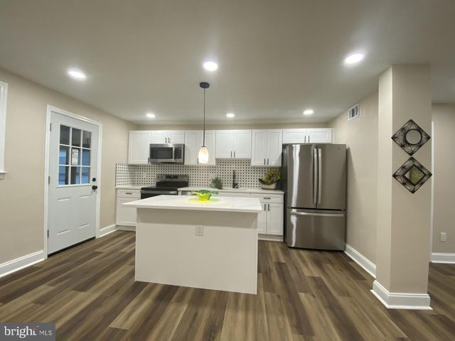 534 N SYCAMORE AVE, Clifton Heights, PA 19018