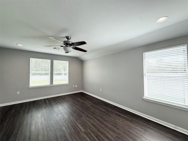 300 Longstreet Road, Willis, TX 77378