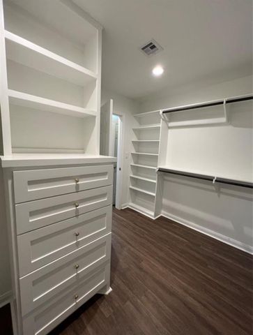 300 Longstreet Road, Willis, TX 77378