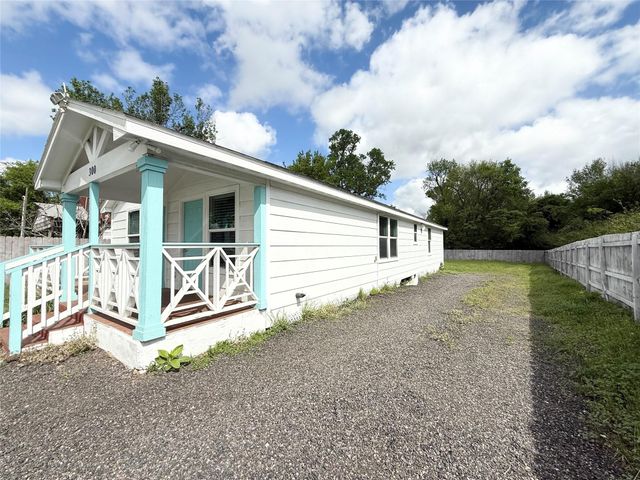 300 Longstreet Road, Willis, TX 77378