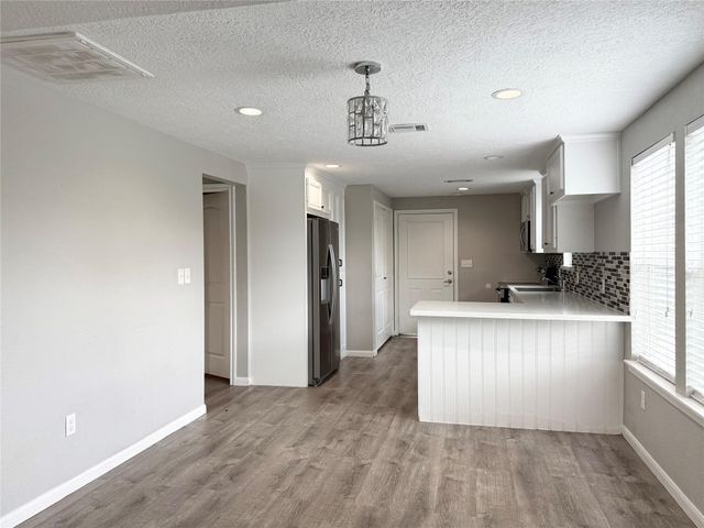 300 Longstreet Road, Willis, TX 77378