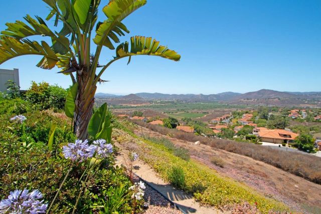 1115 Inspiration Lane, Escondido, CA 92025