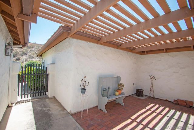 1115 Inspiration Lane, Escondido, CA 92025