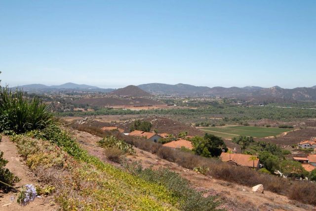 1115 Inspiration Lane, Escondido, CA 92025