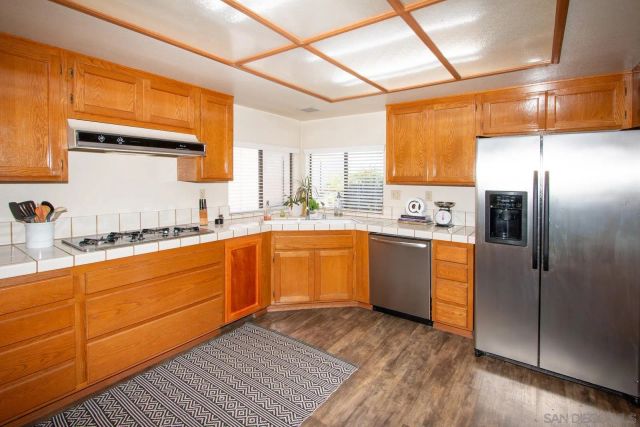 1115 Inspiration Lane, Escondido, CA 92025