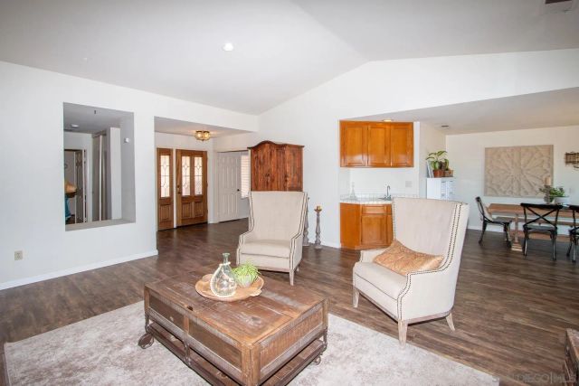 1115 Inspiration Lane, Escondido, CA 92025