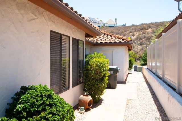 1115 Inspiration Lane, Escondido, CA 92025