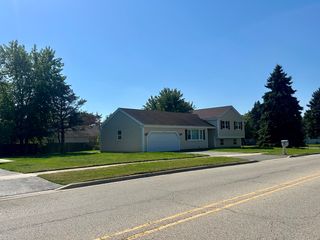 3811 W Orleans Street, Mchenry, IL 60050