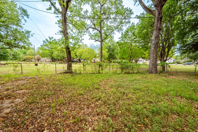 4728 Mixson Avenue, North Charleston, SC 29405