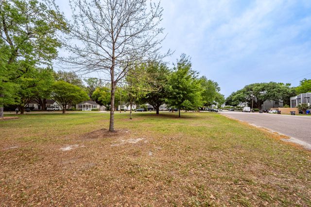 4728 Mixson Avenue, North Charleston, SC 29405