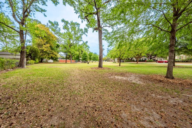 4728 Mixson Avenue, North Charleston, SC 29405