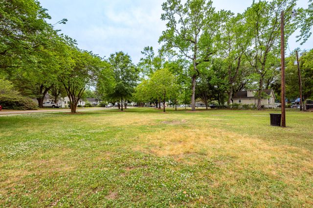 4728 Mixson Avenue, North Charleston, SC 29405