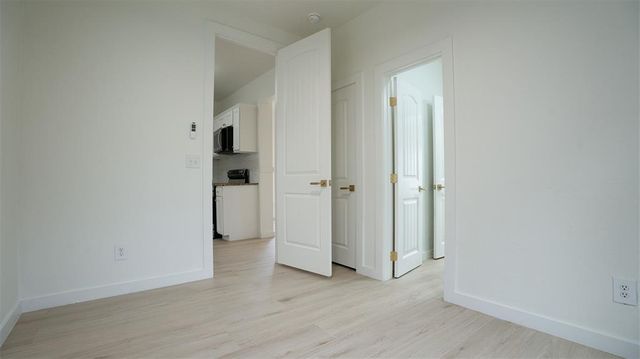 15 S Walnut Street, Edmond, OK 73003