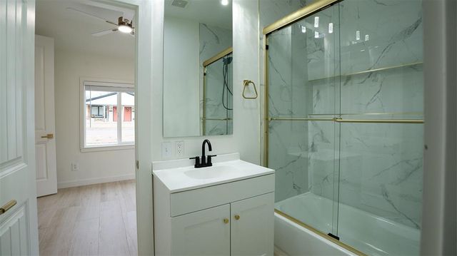 15 S Walnut Street, Edmond, OK 73003