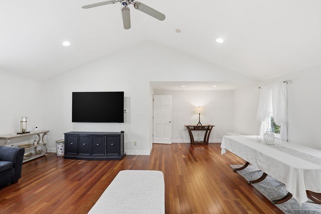 40 Hillcrest Ave, Methuen, MA 01844