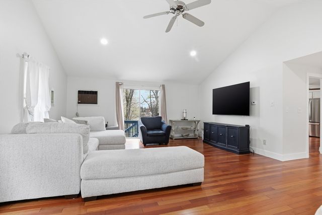 40 Hillcrest Ave, Methuen, MA 01844