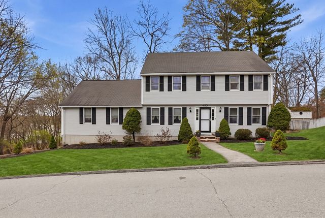 40 Hillcrest Ave, Methuen, MA 01844