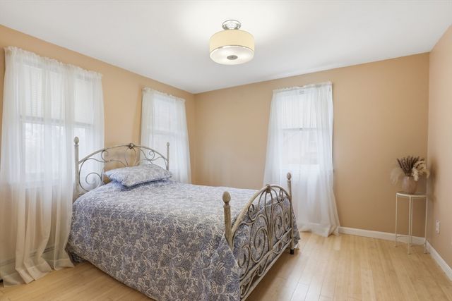 40 Hillcrest Ave, Methuen, MA 01844