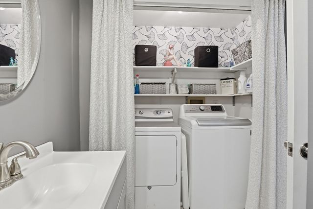 40 Hillcrest Ave, Methuen, MA 01844