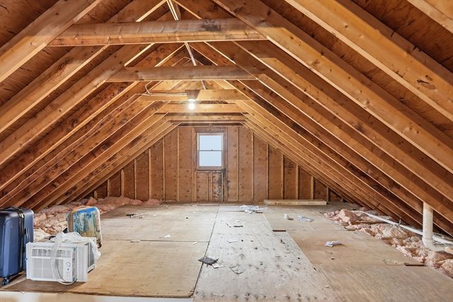 40 Hillcrest Ave, Methuen, MA 01844