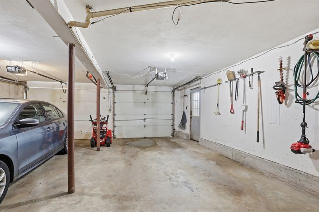 40 Hillcrest Ave, Methuen, MA 01844