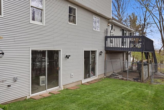 40 Hillcrest Ave, Methuen, MA 01844