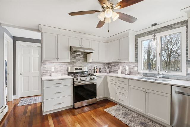 40 Hillcrest Ave, Methuen, MA 01844