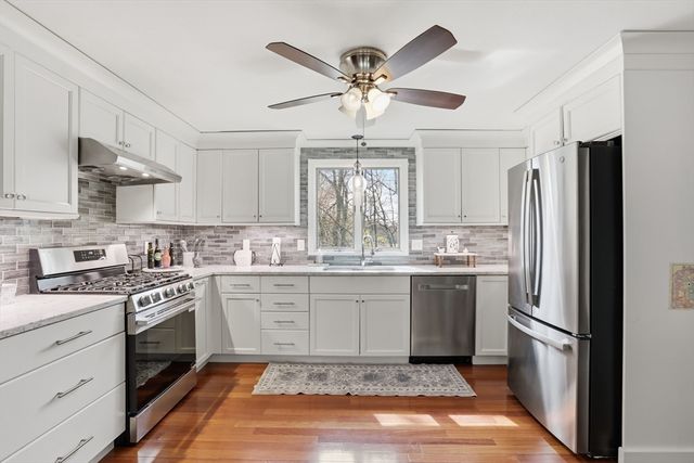 40 Hillcrest Ave, Methuen, MA 01844