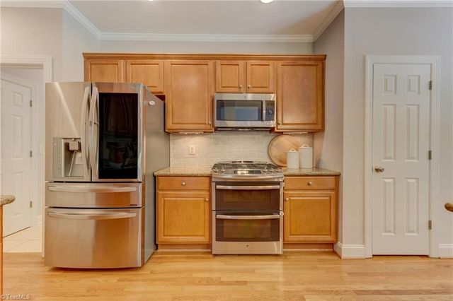 1827 Crossroads Drive, Greensboro, NC 27455
