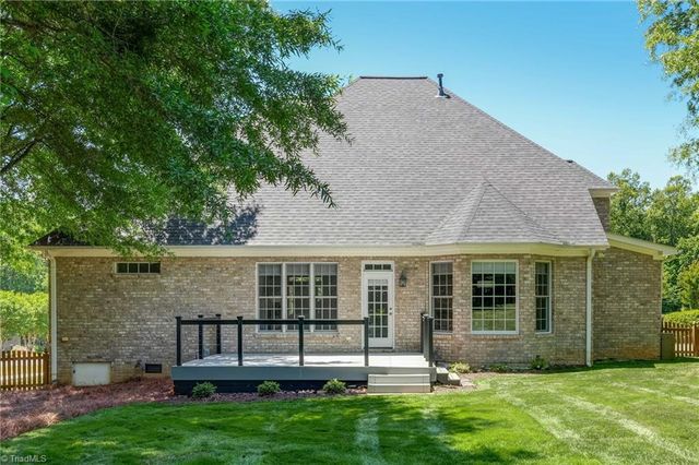 1827 Crossroads Drive, Greensboro, NC 27455