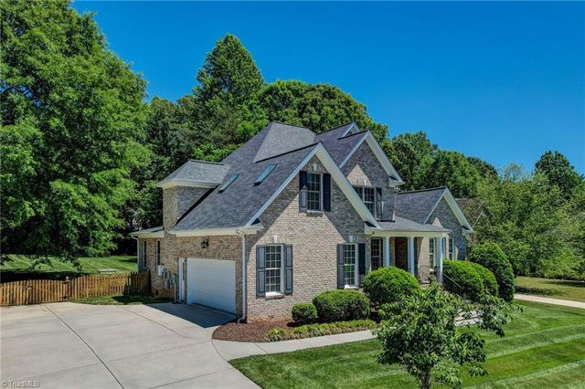 1827 Crossroads Drive, Greensboro, NC 27455