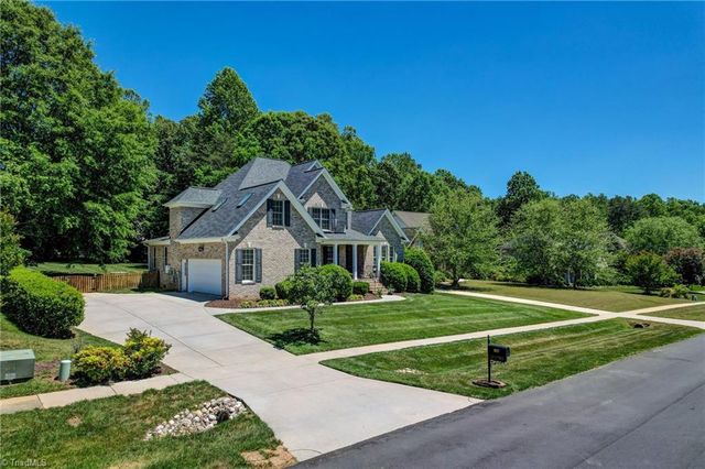 1827 Crossroads Drive, Greensboro, NC 27455