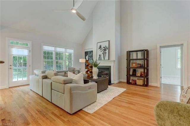 1827 Crossroads Drive, Greensboro, NC 27455