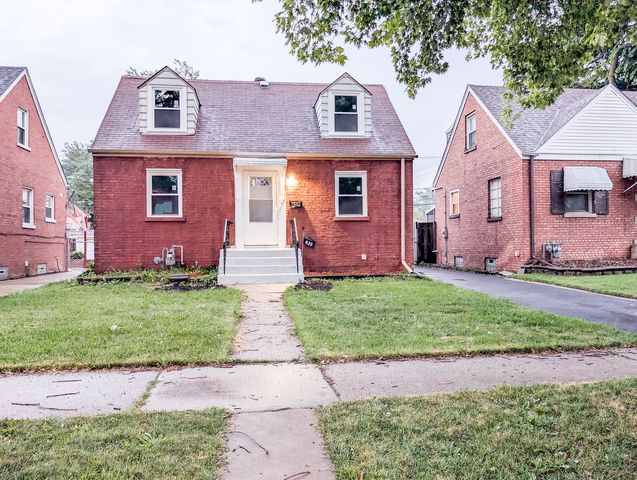439 Morris Avenue, Bellwood, IL 60104