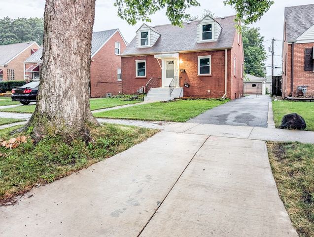 439 Morris Avenue, Bellwood, IL 60104