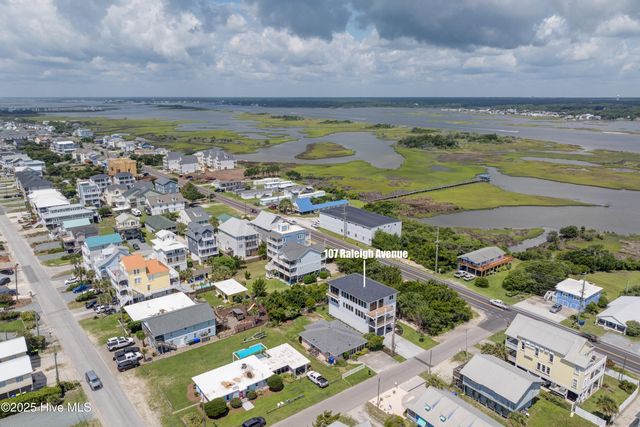 107 Raleigh Avenue, Surf City, NC 28445