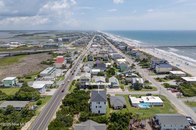 107 Raleigh Avenue, Surf City, NC 28445