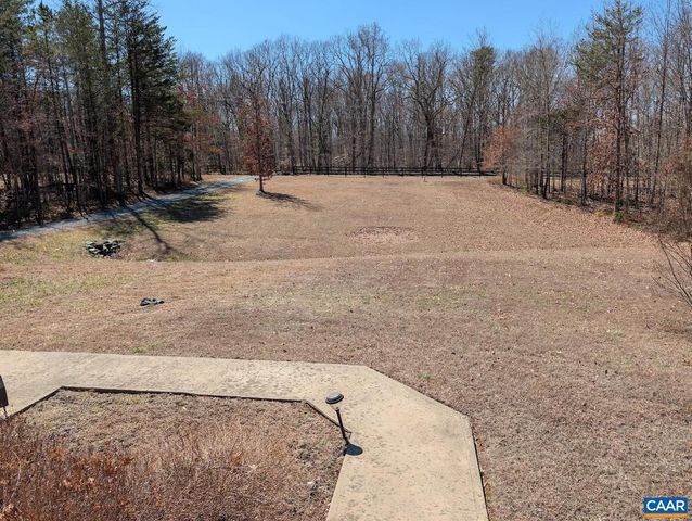 4489 CAMPBELL RD, Troy, VA 22974