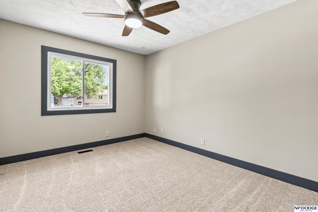 15909 Arbor Circle, Omaha, NE 68130