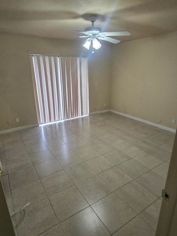 4941 N Marbella Rd N, West Palm Beach, FL 33417