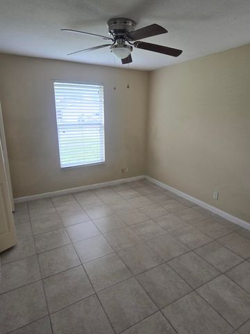 4941 N Marbella Rd N, West Palm Beach, FL 33417