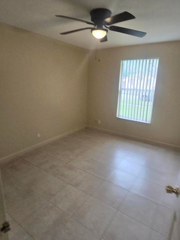 4941 N Marbella Rd N, West Palm Beach, FL 33417