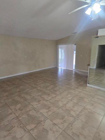 4941 N Marbella Rd N, West Palm Beach, FL 33417