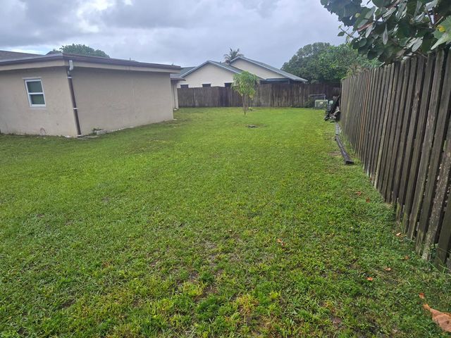 4941 N Marbella Rd N, West Palm Beach, FL 33417