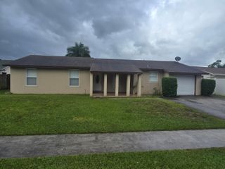 4941 N Marbella Rd N, West Palm Beach, FL 33417