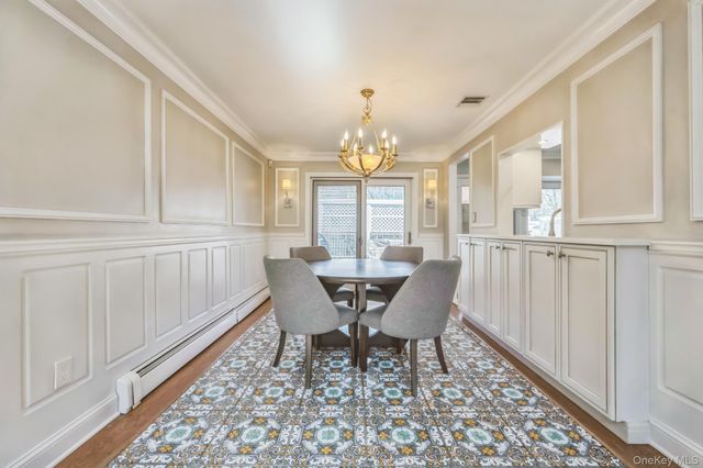 3 Glen Way, Cold Spring Harbor, NY 11724